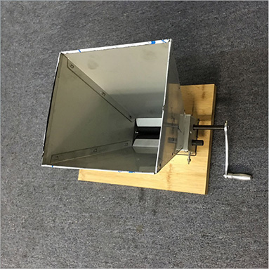 Food grade stainless steel grain grinder hand grinder bamboo plate base of grain crusher
